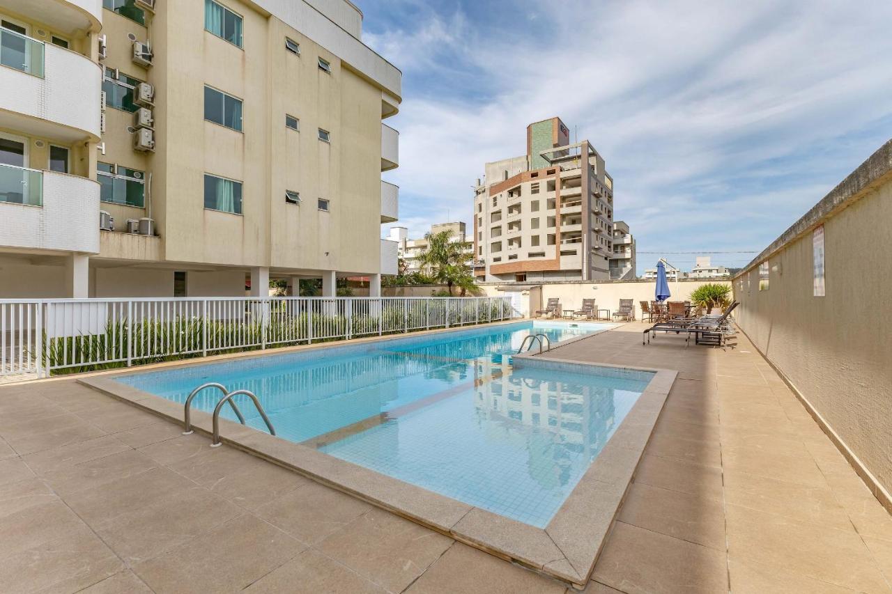 Confortavel Apartamento Em Condominio Com Piscina ボンビーニャス エクステリア 写真